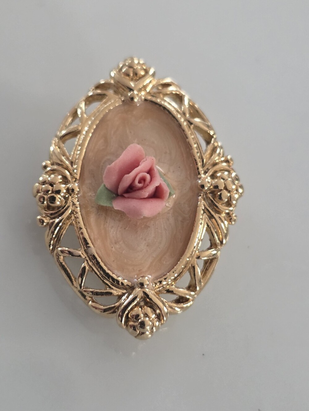 Vintage AVON Goldtone Victorian Pink Rose Pin Brooch Pendant